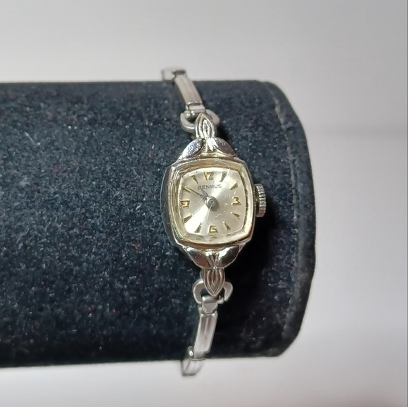 VINTAGE BENRUS WOMENS WINDUP WATCH 10K RGP BEZEL WORKING SEE PICTURES FOR REFERE - Picture 1 of 7